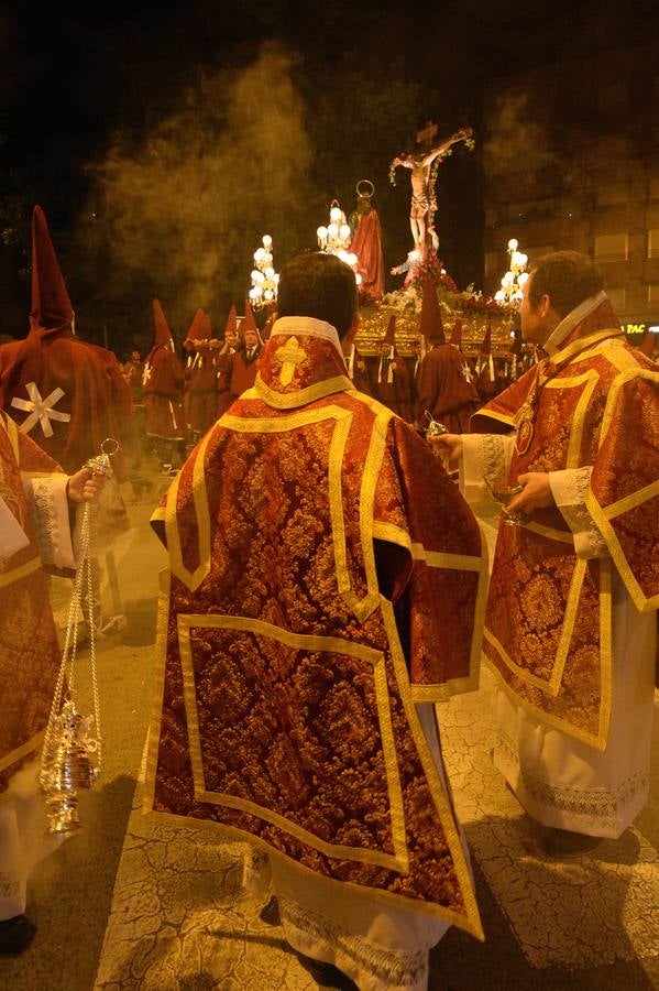 La procesión de Lunes Santo cautiva a la ciudad en su legendario cortejo desde San Antolín