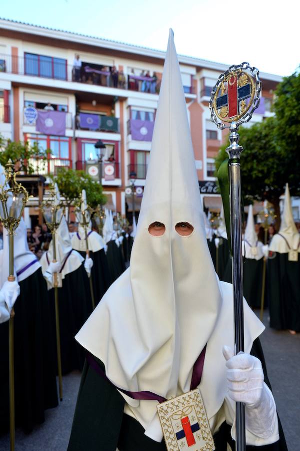 La Hermandad de Esclavos de Nuestro Padre Jesús del Rescate y María Santísima de la Esperanza transportó este Martes Santo sus tronos desde la Iglesia de San Juan Bautista de Murcia.