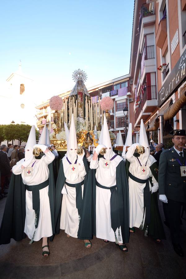 La Hermandad de Esclavos de Nuestro Padre Jesús del Rescate y María Santísima de la Esperanza transportó este Martes Santo sus tronos desde la Iglesia de San Juan Bautista de Murcia.