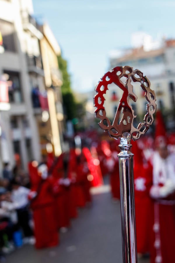 La multitudinaria procesión que partió de la parroquia de El Carmen convocó en la ciudad a miles de fieles para vibrar ante el cortejo más huertano