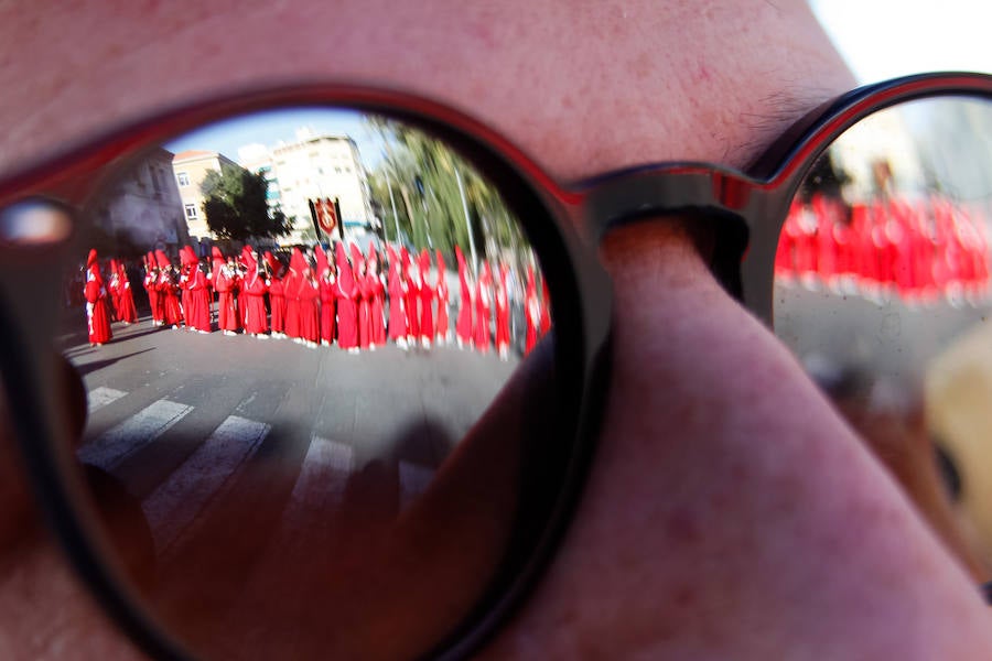 La multitudinaria procesión que partió de la parroquia de El Carmen convocó en la ciudad a miles de fieles para vibrar ante el cortejo más huertano