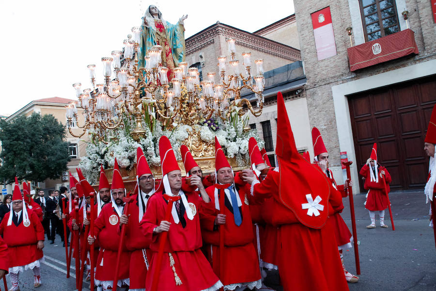 La multitudinaria procesión que partió de la parroquia de El Carmen convocó en la ciudad a miles de fieles para vibrar ante el cortejo más huertano