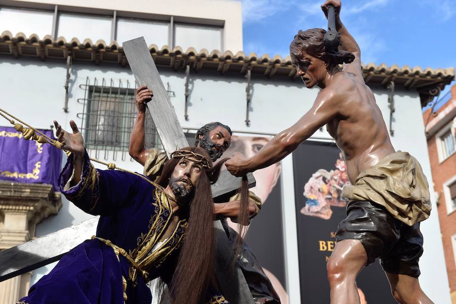 Las obras del escultor murciano convierten la ciudad de Murcia en un museo al aire libre en Semana Santa