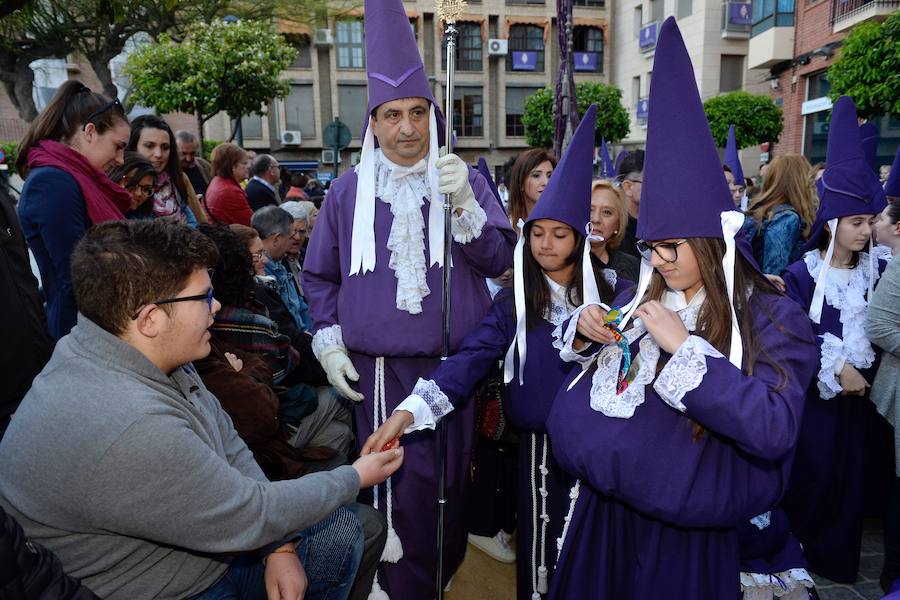 Las agradables temperaturas animaron a miles de personas a presenciar el cortejo. No faltaron autoridades como el presidente de la Comunidad, Fernando López Miras, o el obispo Lorca Planes