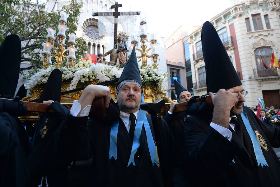 Procesionaron Los Servitas, el Santo Sepulcro y la Cofradía del Cristo de la Misericordia