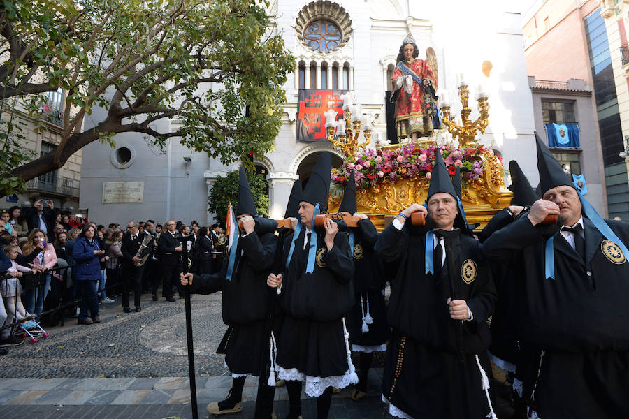 Procesionaron Los Servitas, el Santo Sepulcro y la Cofradía del Cristo de la Misericordia