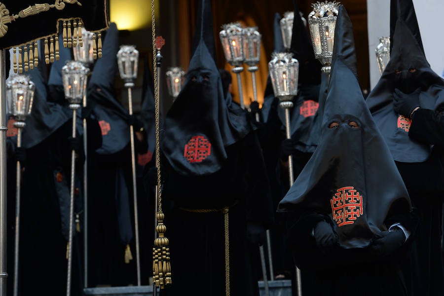 Procesionaron Los Servitas, el Santo Sepulcro y la Cofradía del Cristo de la Misericordia