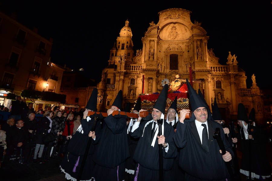 Procesionaron Los Servitas, el Santo Sepulcro y la Cofradía del Cristo de la Misericordia