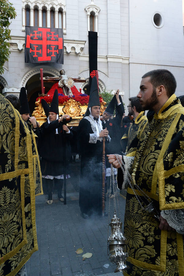 Procesionaron Los Servitas, el Santo Sepulcro y la Cofradía del Cristo de la Misericordia