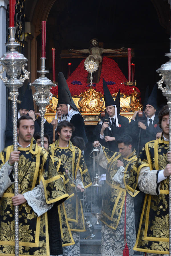 Procesionaron Los Servitas, el Santo Sepulcro y la Cofradía del Cristo de la Misericordia