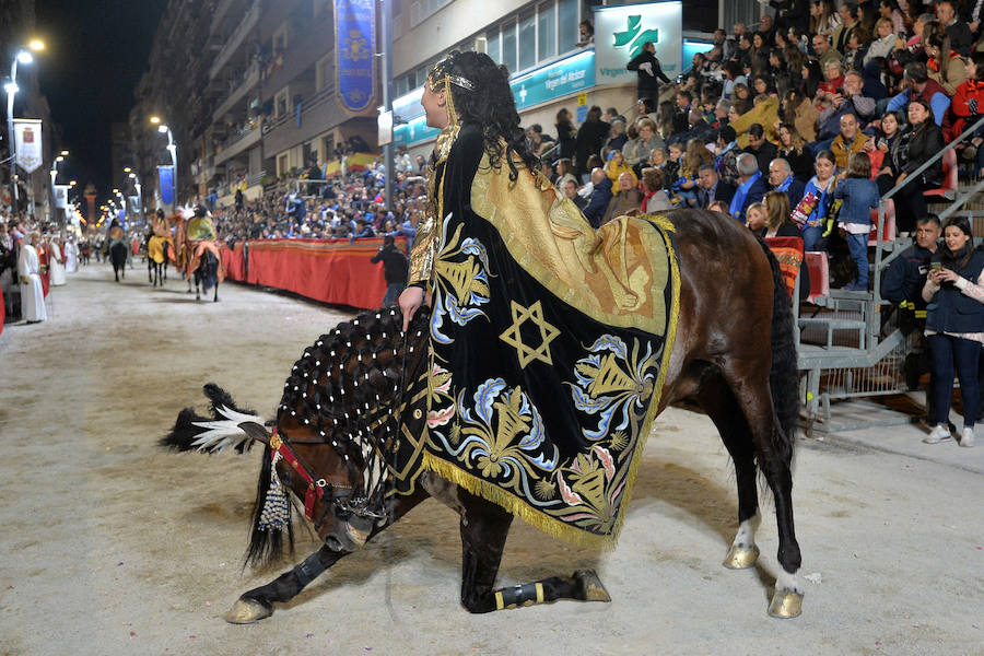 Los azules sacaron siete carros de seis caballos y los blancos tres de ocho, uno de seis, otro de cinco y dos más de guerra