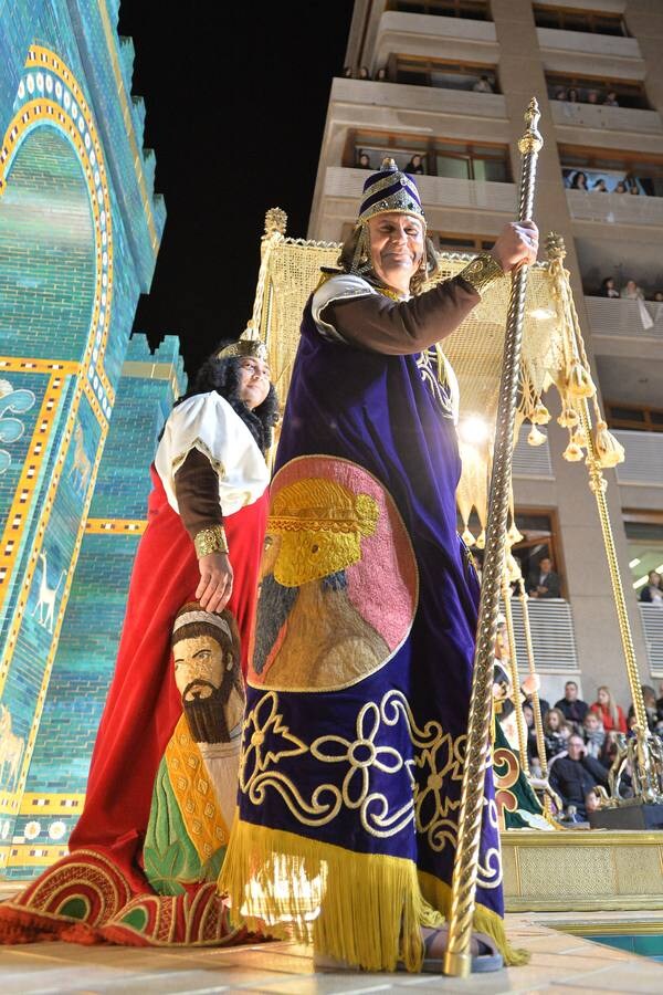 Sacaron su mejor 'artillería' para no defraudar a los miles de lorquinos y visitantes que presenciaron el Cortejo de Viernes Santo.