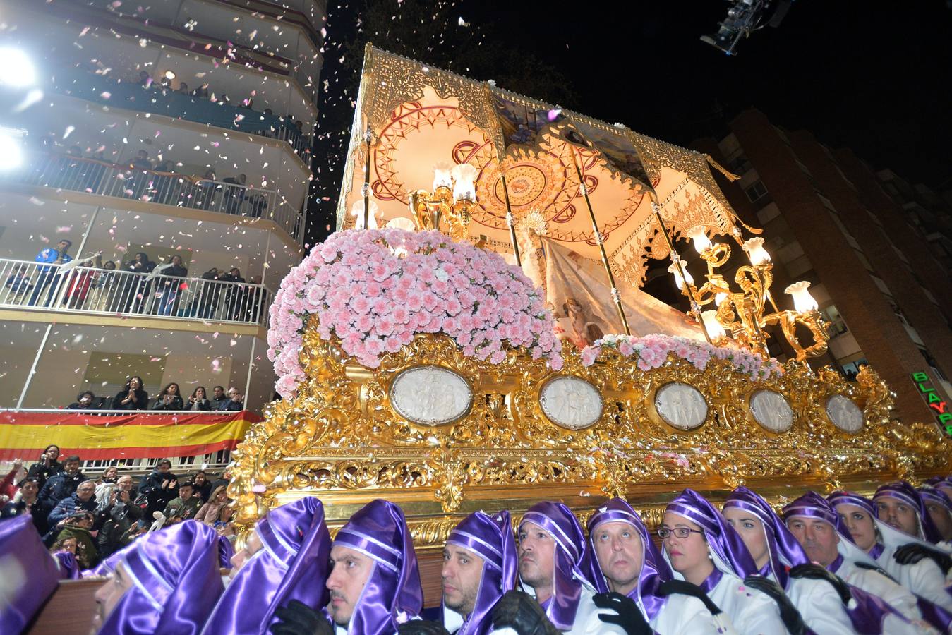 Sacaron su mejor 'artillería' para no defraudar a los miles de lorquinos y visitantes que presenciaron el Cortejo de Viernes Santo.