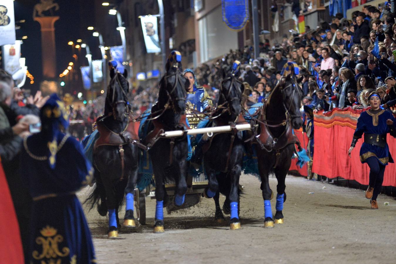 Sacaron su mejor 'artillería' para no defraudar a los miles de lorquinos y visitantes que presenciaron el Cortejo de Viernes Santo.