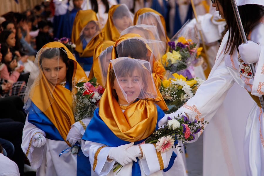 La Archicofradía del Resucitado saca once pasos a la calle en una jornada de fiesta que reúne a miles de murcianos y turistas