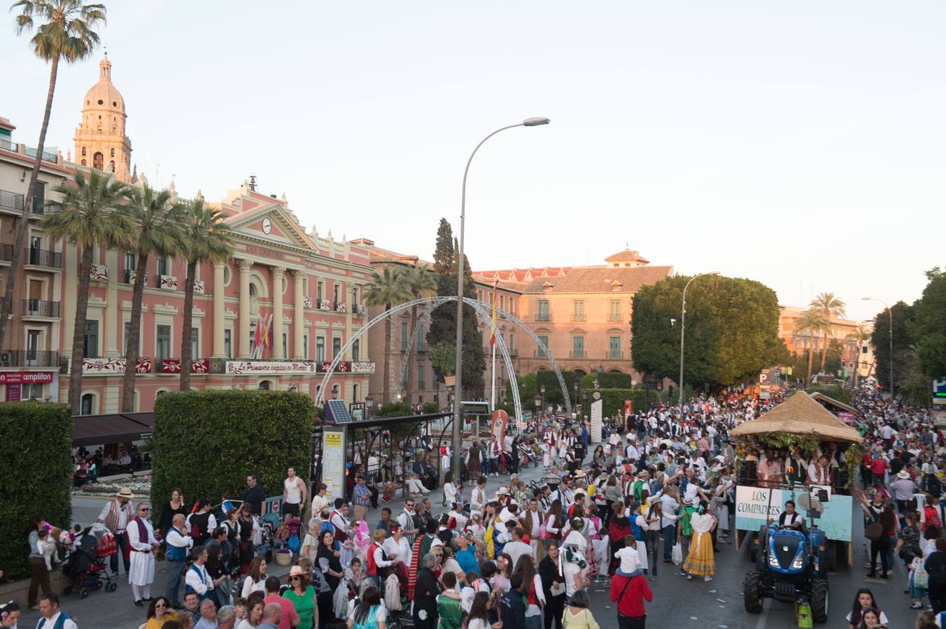 Las calles de Murcia se visten de costumbrismo en el desfile del Bando de La Huerta 2018