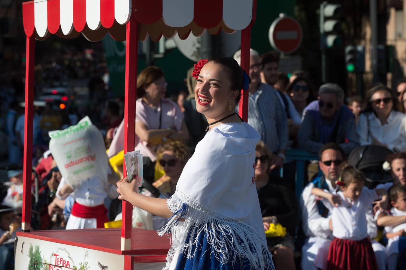 Las calles de Murcia se visten de costumbrismo en el desfile del Bando de La Huerta 2018