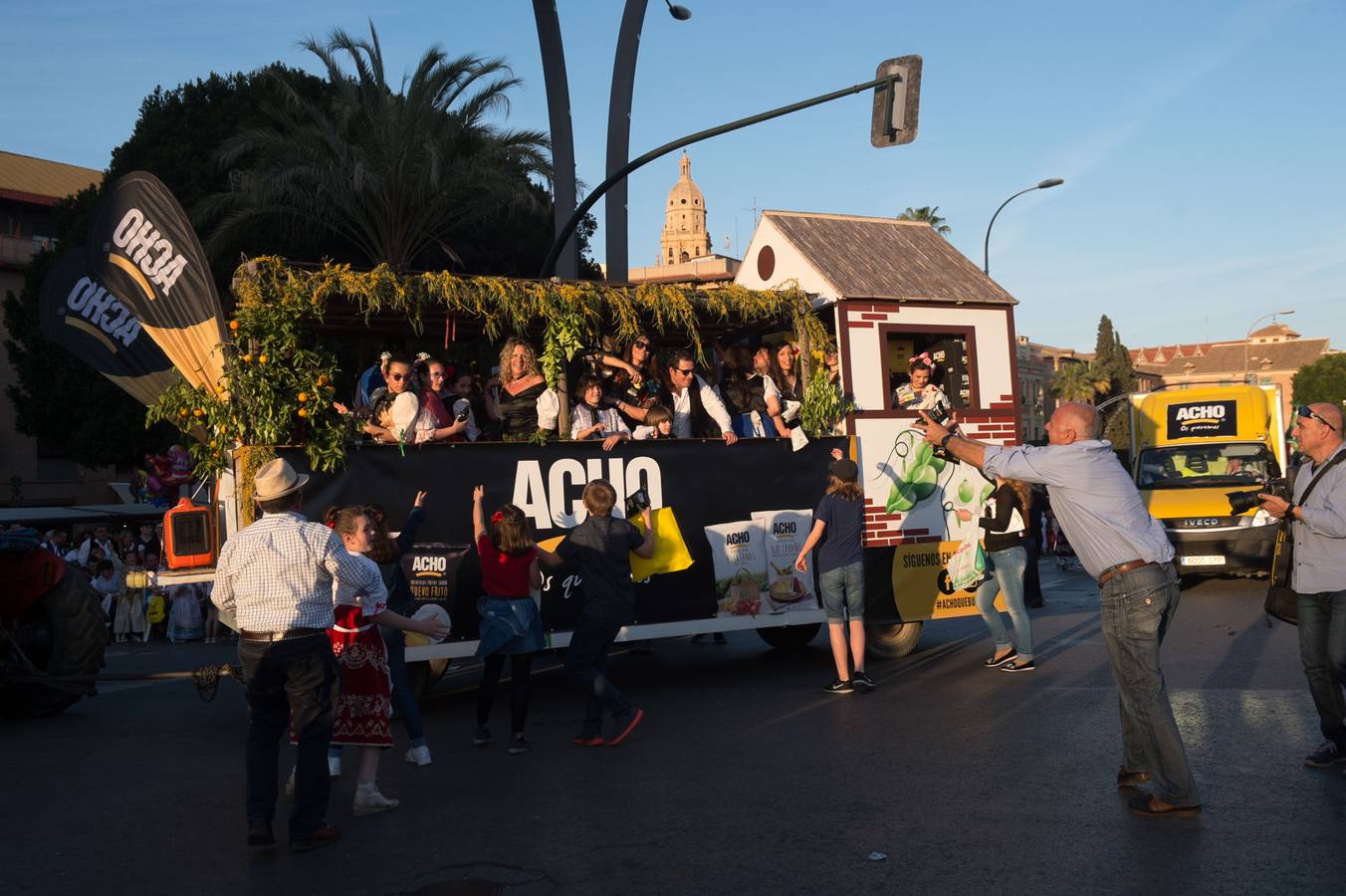 Las calles de Murcia se visten de costumbrismo en el desfile del Bando de La Huerta 2018