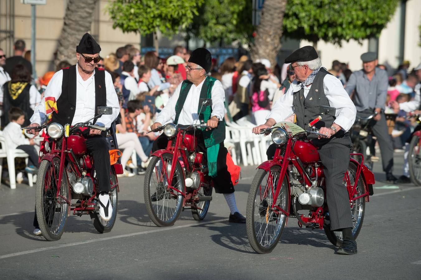 Las calles de Murcia se visten de costumbrismo en el desfile del Bando de La Huerta 2018