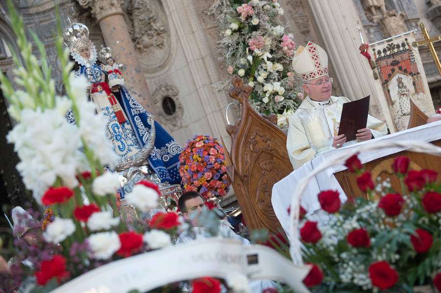 El obispo Lorca Planes invita a compartir «el pan y la alegría» 