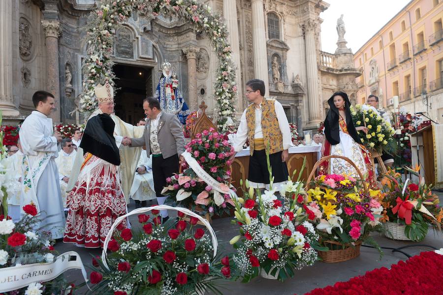 El obispo Lorca Planes invita a compartir «el pan y la alegría» 