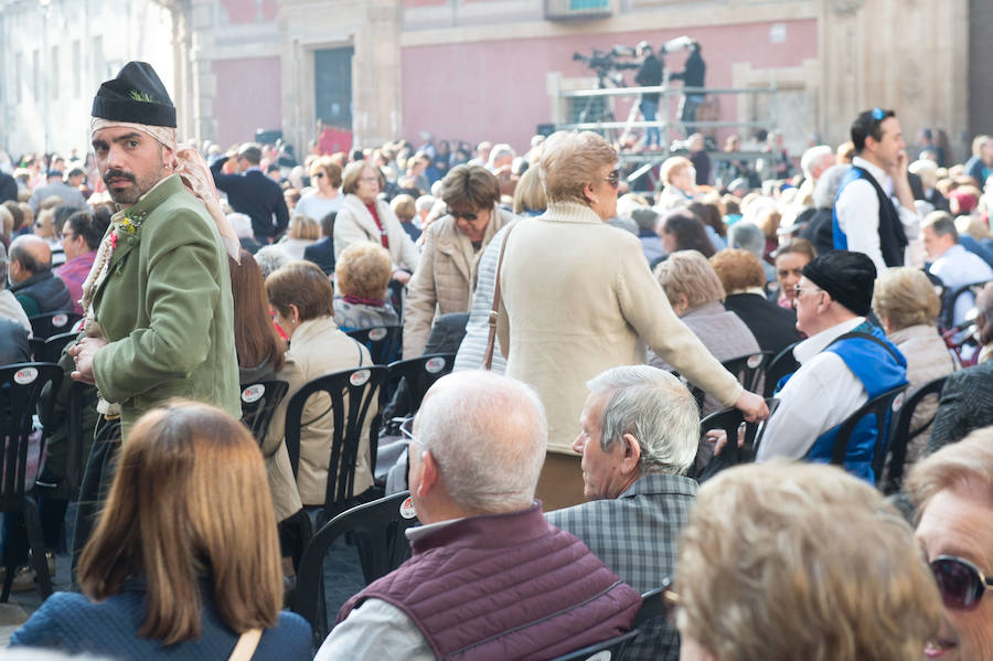 El obispo Lorca Planes invita a compartir «el pan y la alegría» 