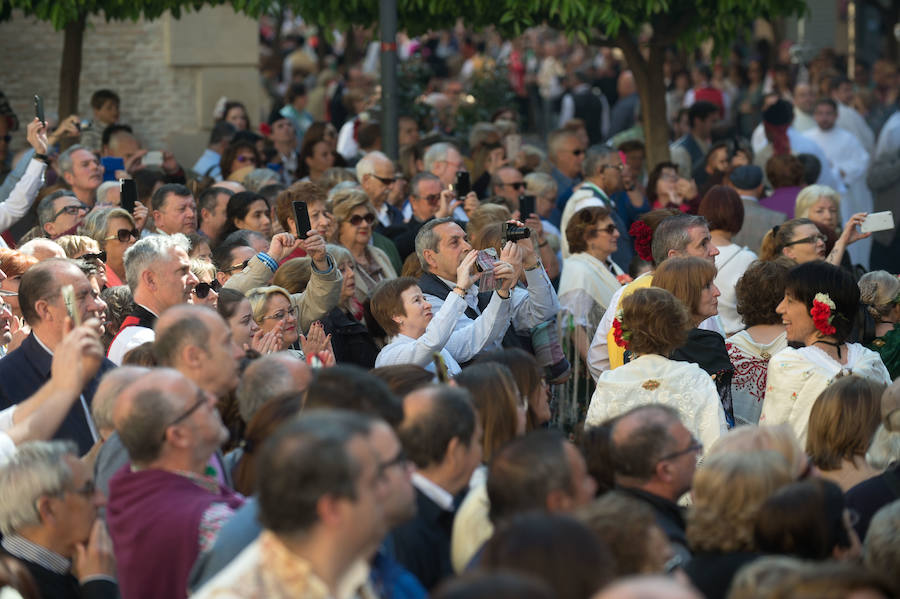 El obispo Lorca Planes invita a compartir «el pan y la alegría» 