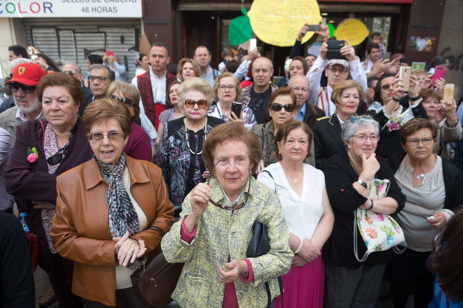 El obispo Lorca Planes invita a compartir «el pan y la alegría» 