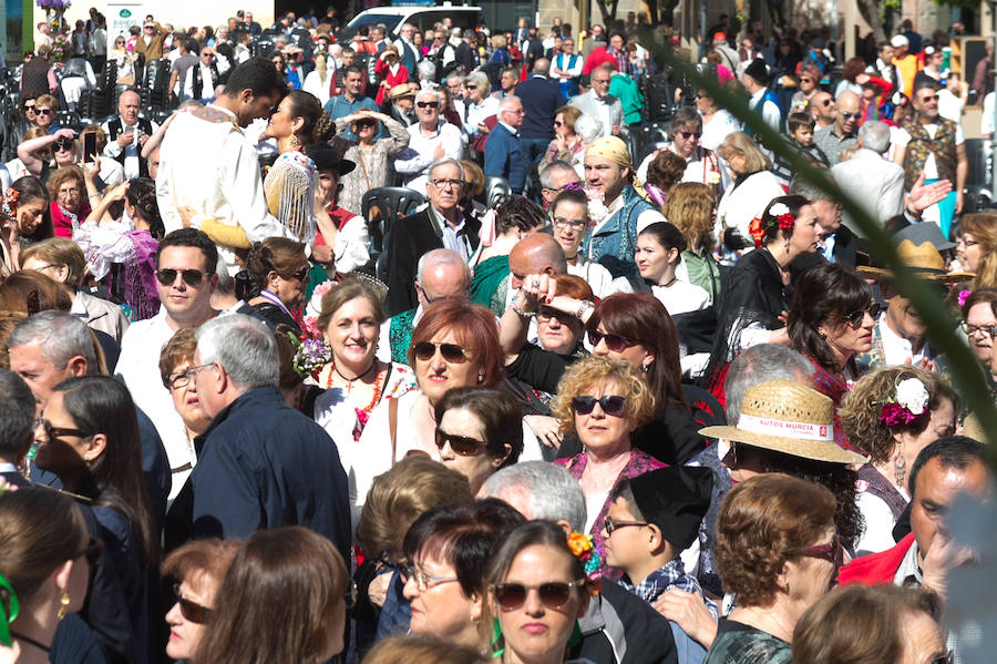 El obispo Lorca Planes invita a compartir «el pan y la alegría» 