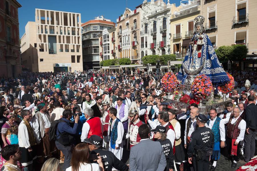 El obispo Lorca Planes invita a compartir «el pan y la alegría» 