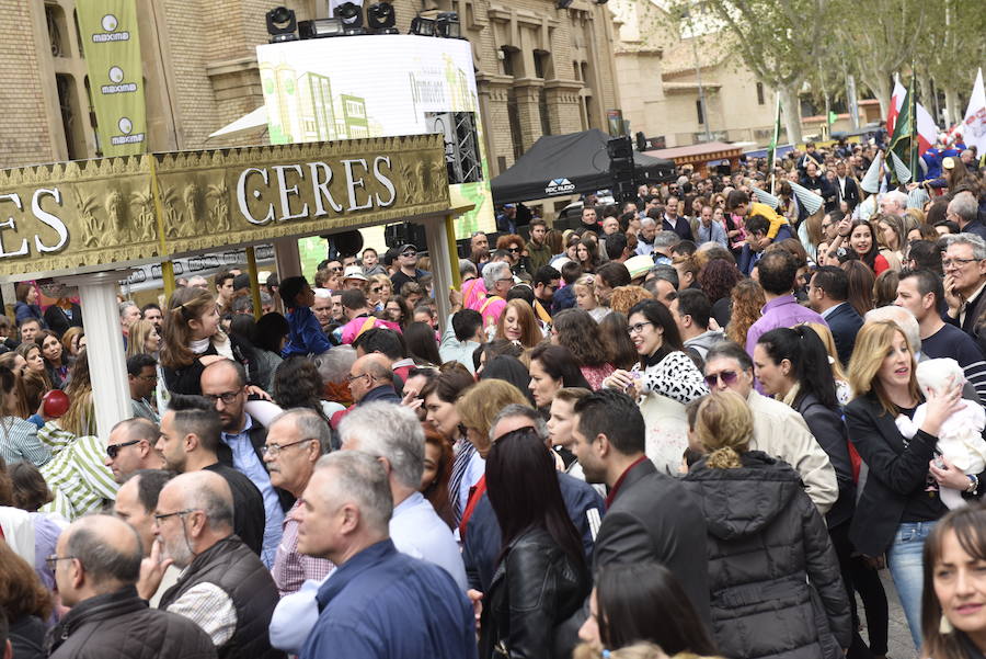 Doña Sardina se despide de los murcianos con un multitudinario pasacalles que ha concluido en la Plaza Circular