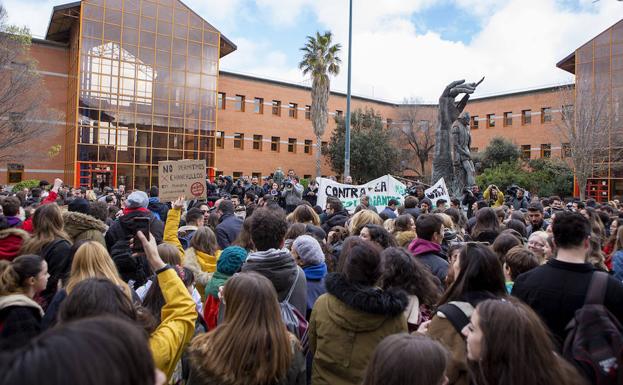 Imagen principal - Varios instantes de la concentración.