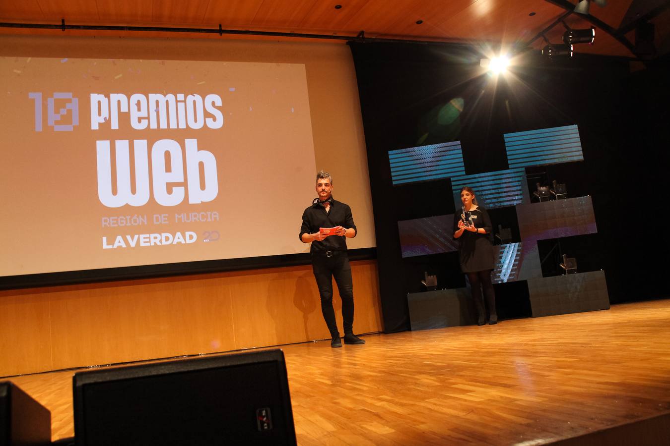 Los Premios Web, organizados por 'laverdad.es', cerraron este jueves por la noche su X edición en una gala celebrada en el auditorio Víctor Villegas