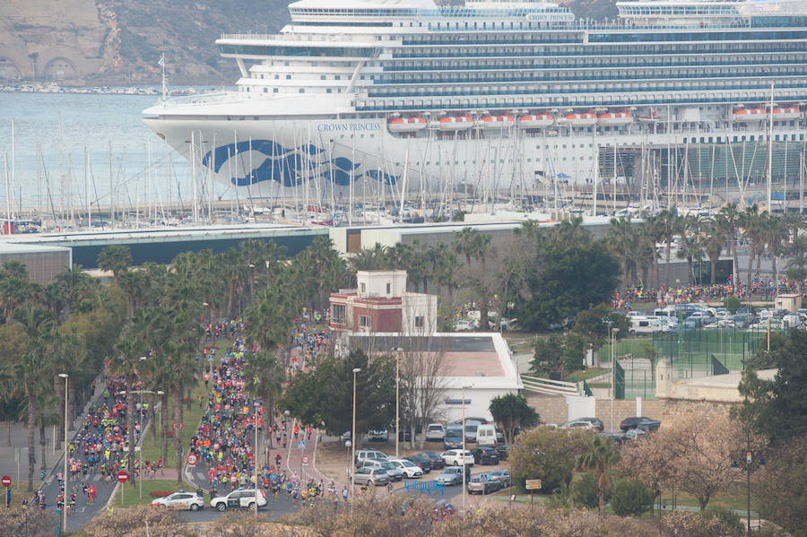 Unos 3.800 valientes parten con la primera luz del día al asalto de las baterías de costa de Cartagena