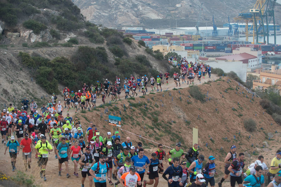 Unos 3.800 valientes parten con la primera luz del día al asalto de las baterías de costa de Cartagena