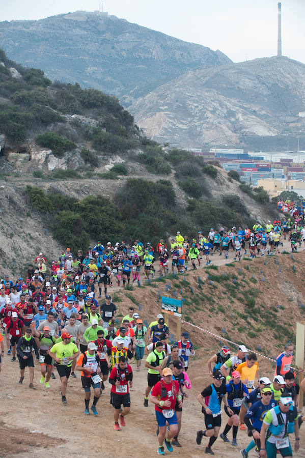 Unos 3.800 valientes parten con la primera luz del día al asalto de las baterías de costa de Cartagena