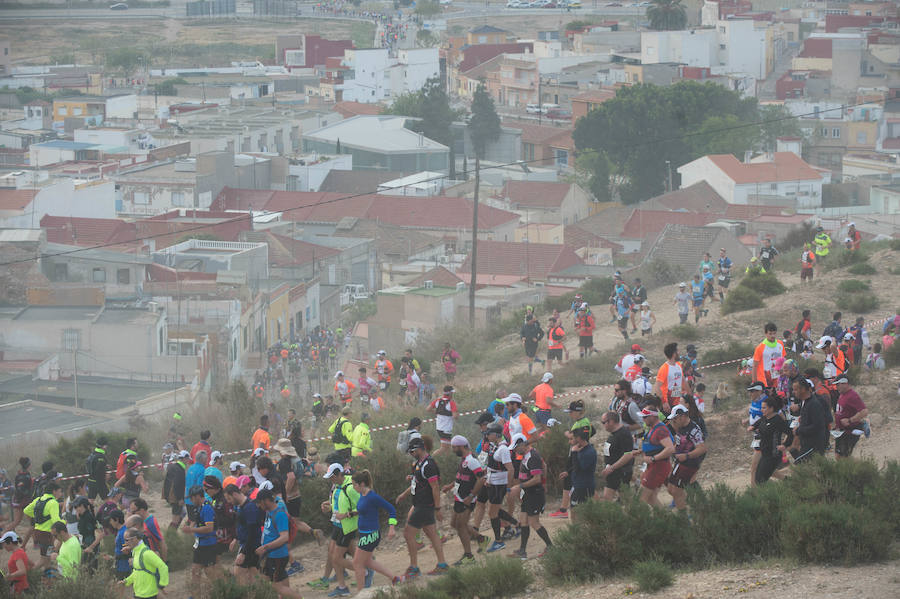 Unos 3.800 valientes parten con la primera luz del día al asalto de las baterías de costa de Cartagena