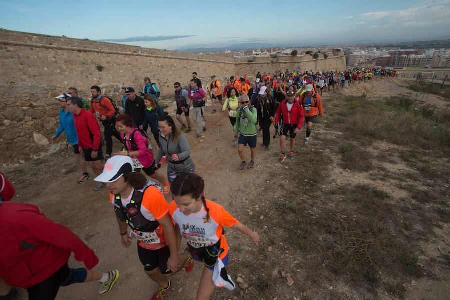 Unos 3.800 valientes parten con la primera luz del día al asalto de las baterías de costa de Cartagena