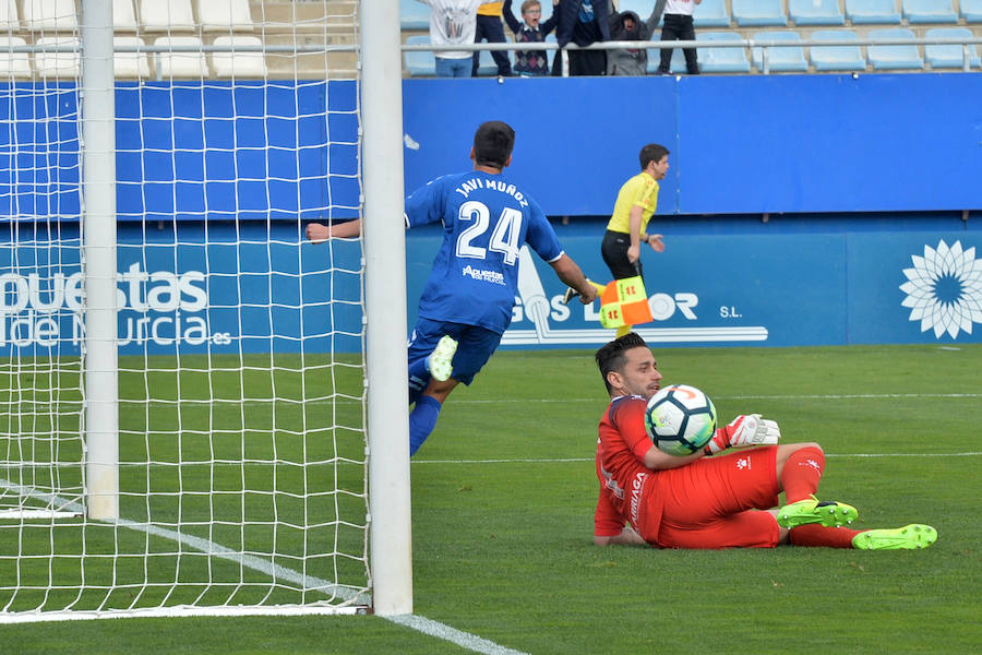 El Lorca FC sumó por tercera jornada consecutiva en casa