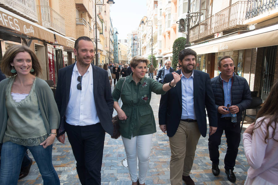 La junta directiva local del partido, reunida bajo la presidencia de López Miras, aprueba la nominación de la consejera de Transparencia