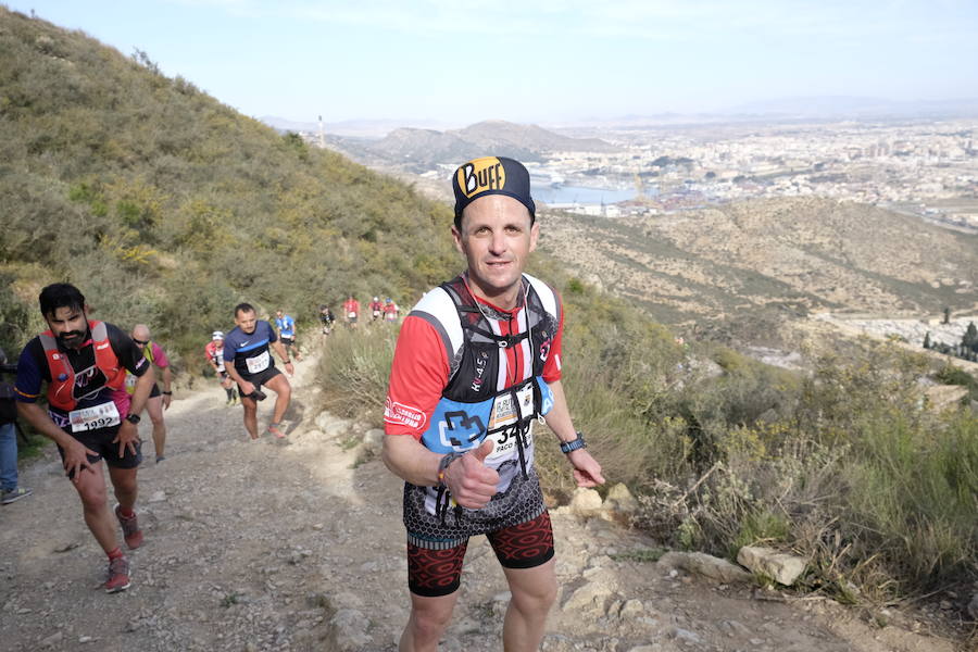 Unos 3.800 valientes parten con la primera luz del día al asalto de las baterías de costa de Cartagena