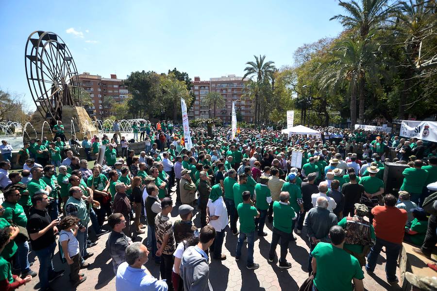 Cientos de cazadores de toda la Región secundan en Murcia la manifestación en defensa de la actividad cinegética y su contribución a la permanencia del mundo rural