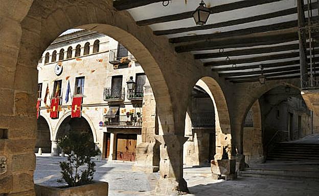 Calaceite, encanto turolense entre muros de piedra llenos de historia