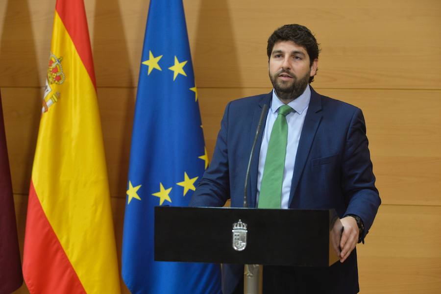 El presidente del Gobierno regional destaca que hace estos cambios en su Ejecutiva para «trabajar mucho más para que Murcia sea tierra de libertad»