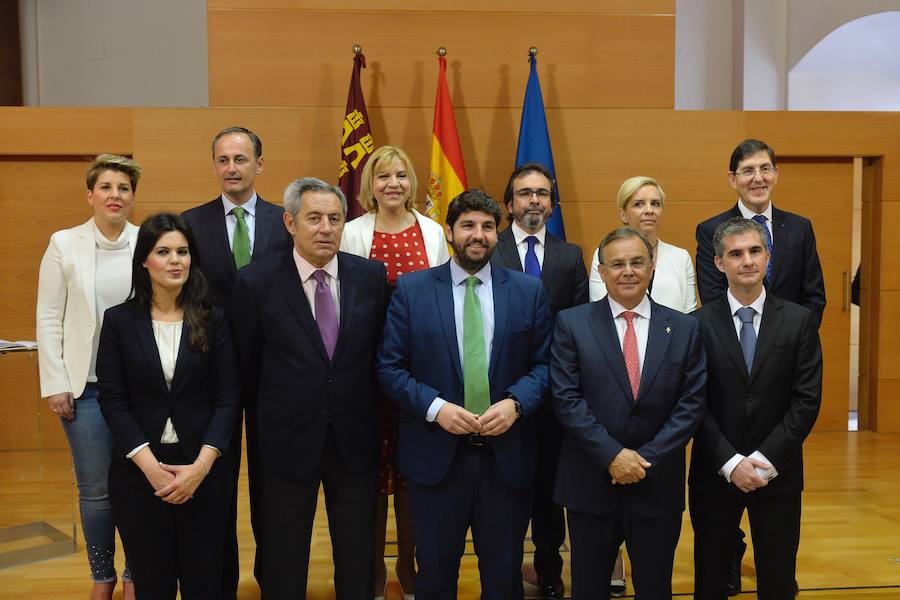 El presidente del Gobierno regional destaca que hace estos cambios en su Ejecutiva para «trabajar mucho más para que Murcia sea tierra de libertad»