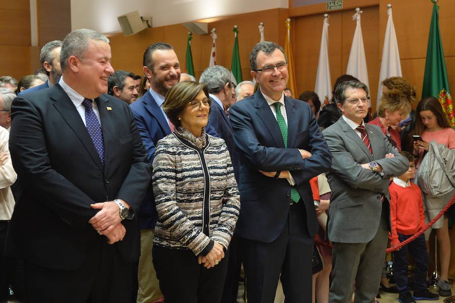 El presidente del Gobierno regional destaca que hace estos cambios en su Ejecutiva para «trabajar mucho más para que Murcia sea tierra de libertad»