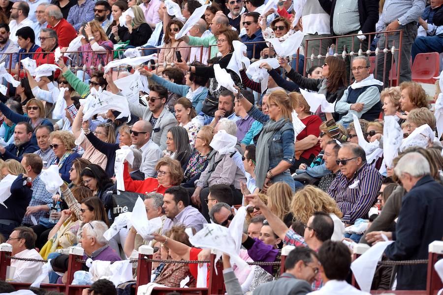 El festival solidario de Murcia volvió a ser un éxito, con trece orejas, dos rabos y mucho público