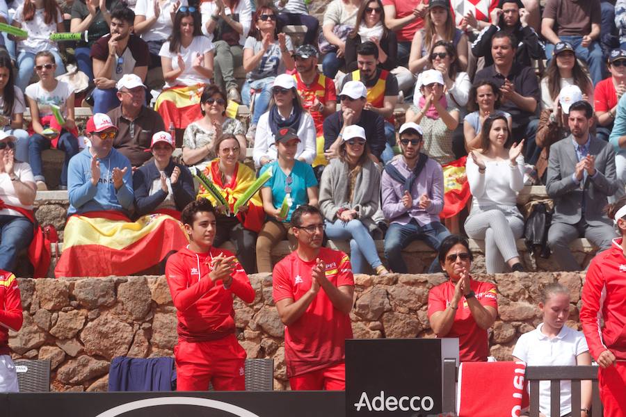 La tenista española sufrió para llevarse el primer set por 7-6 (2), pero se impuso con mucha claridad en el segundo (6-0)