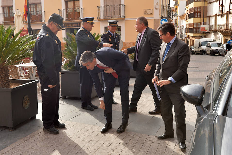 El ministro de Fomento manifestó en la mañana de este lunes que en un plazo de dos meses se licitará un volumen de obra en la Region de Murcia de 1.730 millones de euros en autovías y ferrocarriles, algo que no sucede en ninguna otra comunidad autónoma.