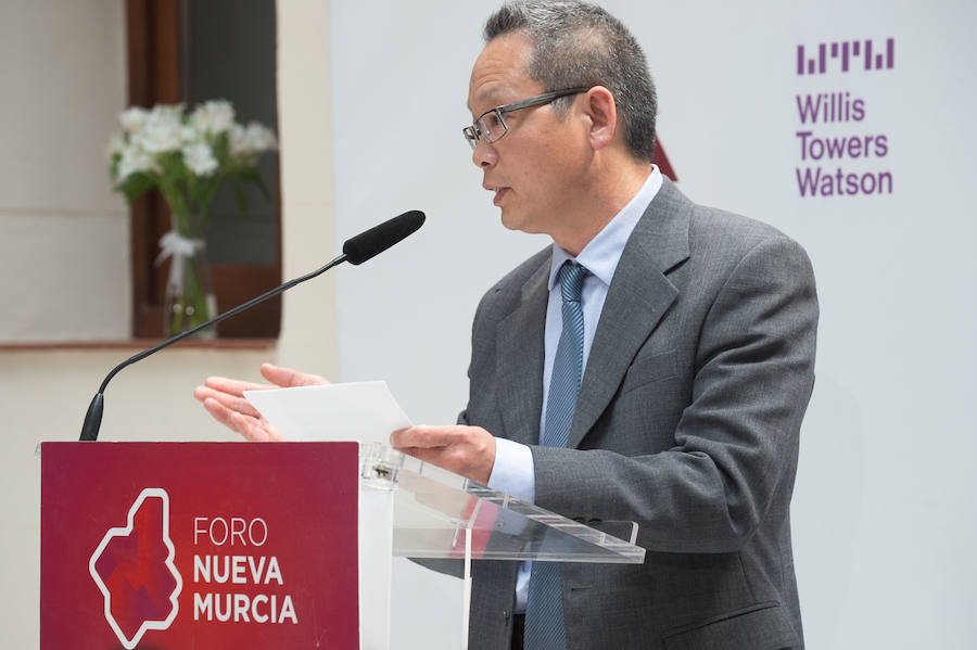 El embajador en España, Lyu Fan, explica el interés de los inversores asiáticos por la tecnología de riego desarrollada en la Región